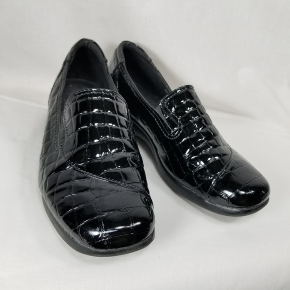 3/$30 Clark's Alligator Slip On Shoes 8.5W